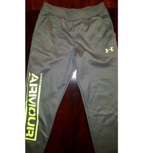 BRAND NEW Under Armour boys size large sweat pants